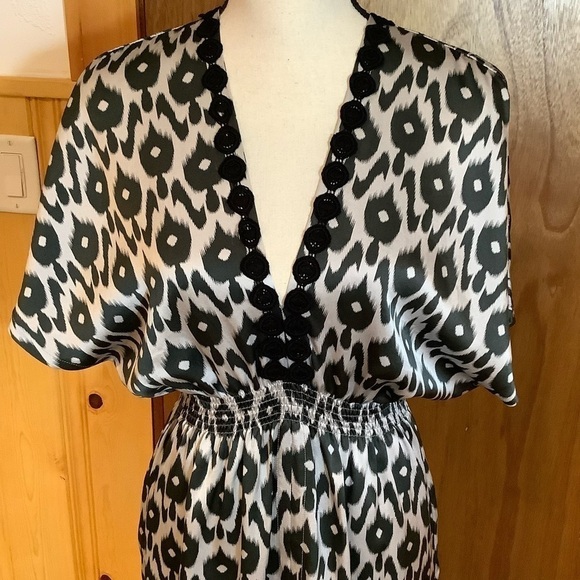 Lulu Yasmine Black and Light Grey Print Silk Dress Sz-S - Picture 3 of 9